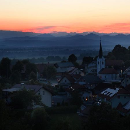 Apartmaji Lejardin Apartment Skofljica Bagian luar foto