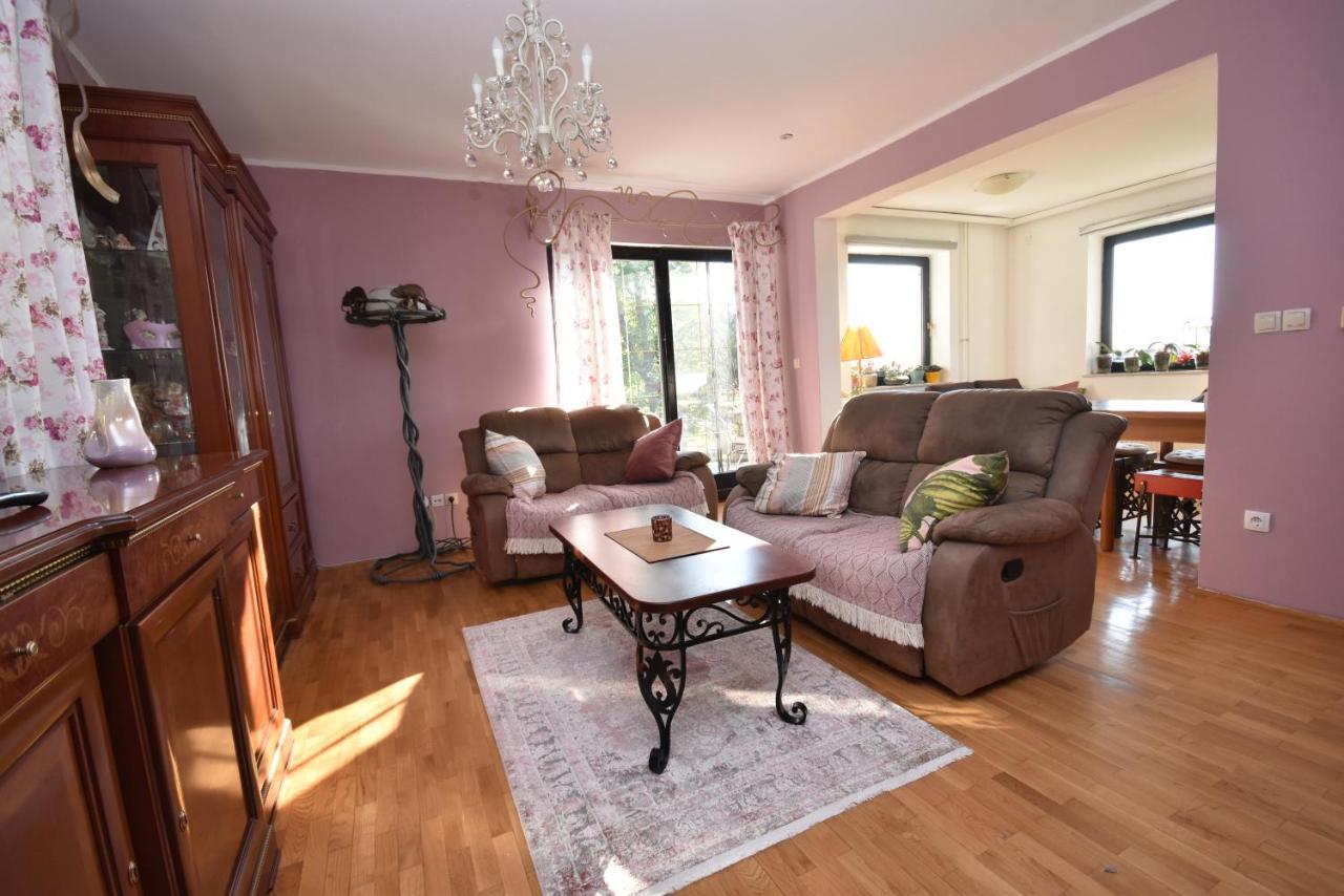 Apartmaji Lejardin Apartment Skofljica Bagian luar foto